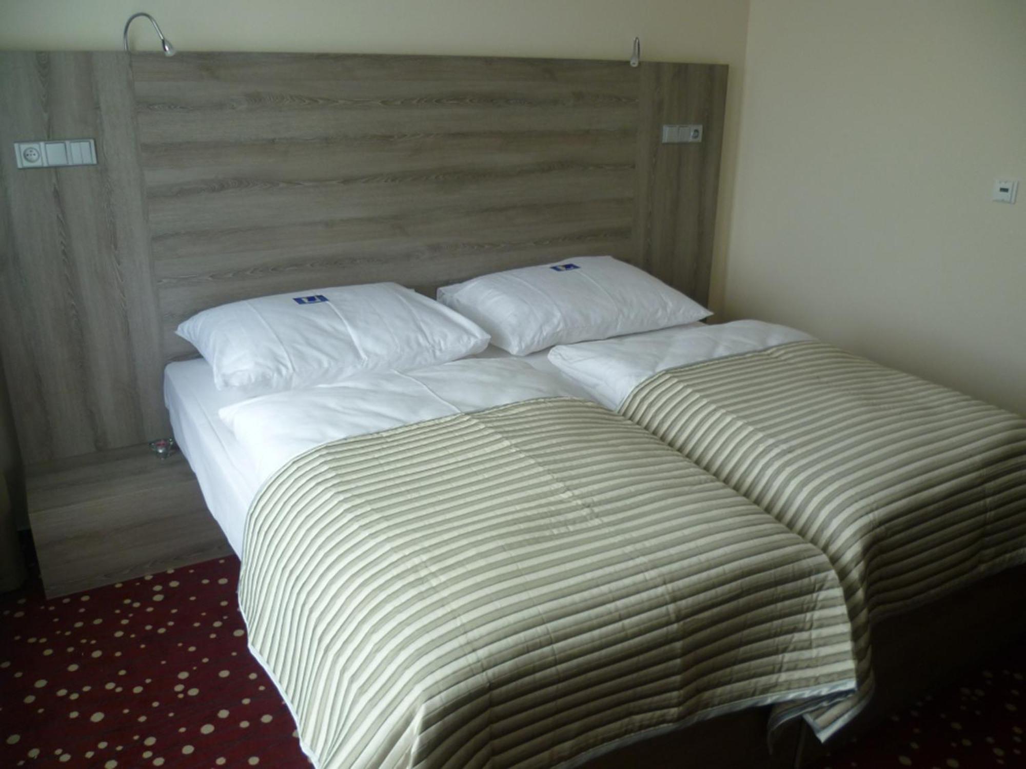 Ea Hotel Kraskov Stary Dvur 外观 照片